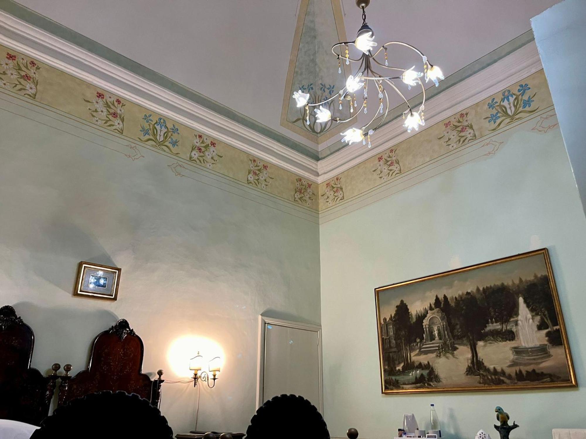 Palazzo De Castro Bed & Breakfast Squinzano Exterior photo