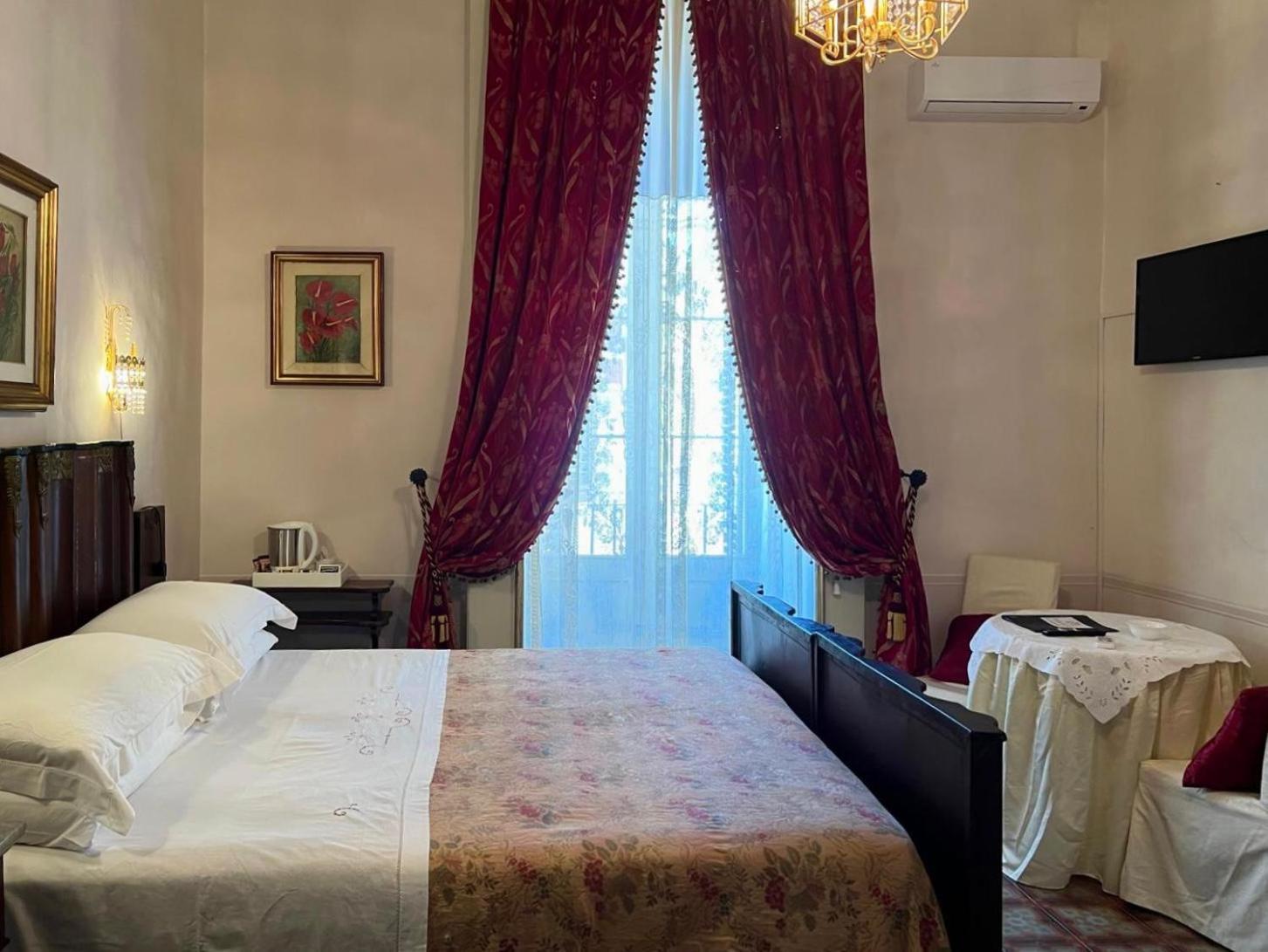 Palazzo De Castro Bed & Breakfast Squinzano Exterior photo