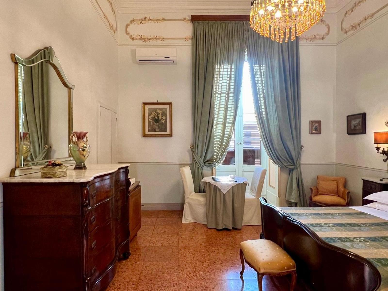 Palazzo De Castro Bed & Breakfast Squinzano Exterior photo