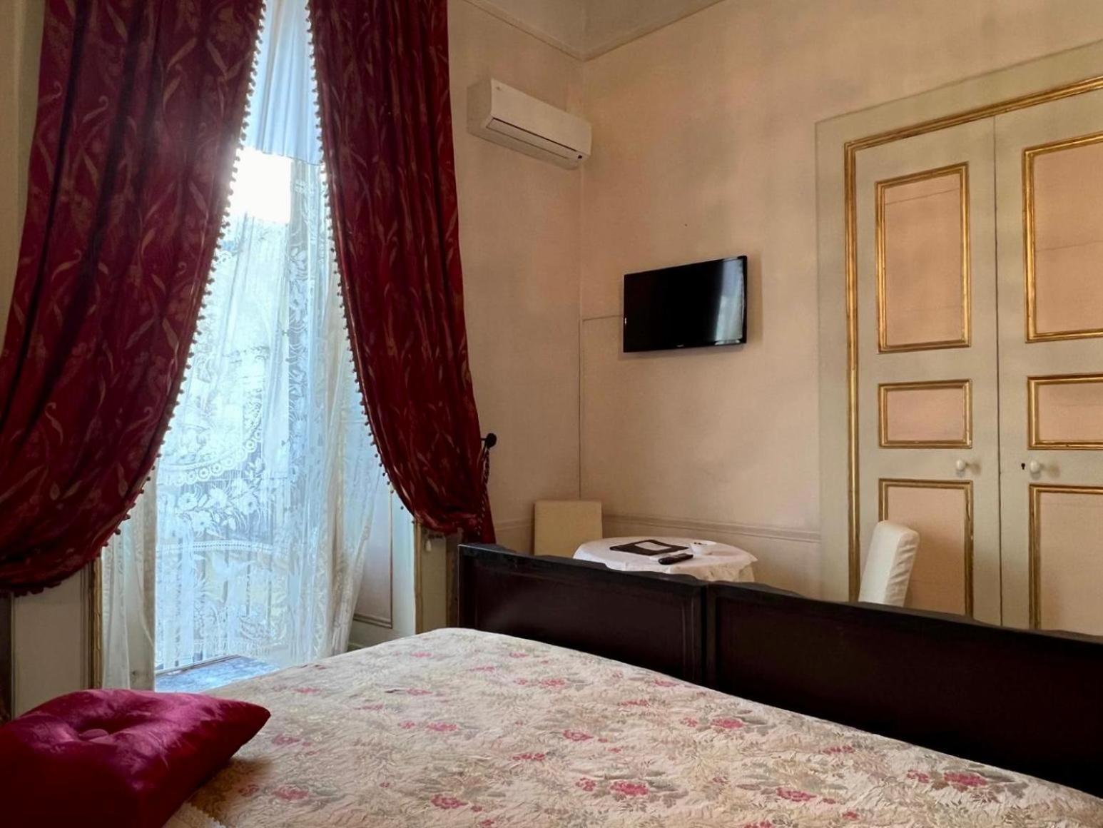 Palazzo De Castro Bed & Breakfast Squinzano Exterior photo
