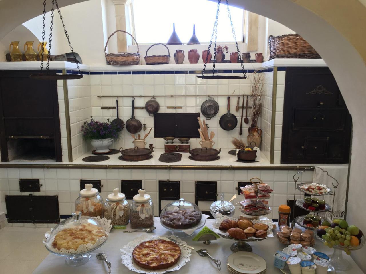 Palazzo De Castro Bed & Breakfast Squinzano Exterior photo